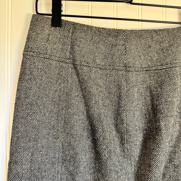 Banana Republic Wool Blend Gray Tweed Pencil Stretch Skirt Size 8 - Picture 2 of 10